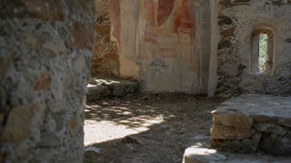 Balades à la découverte des fresques et chapelles cachées de Corse