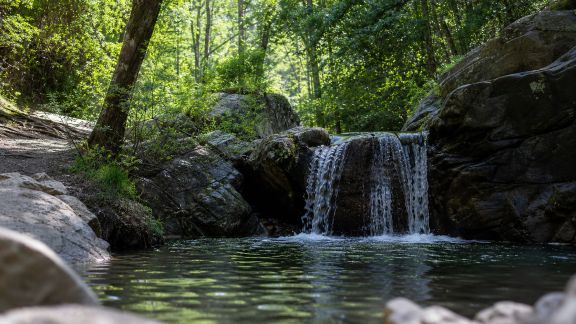 Randonnées douces autour des cascades secrètes de Corse