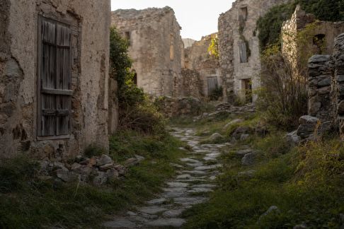 Balades autour des villages abandonnés : immersion dans la Corse mystérieuse