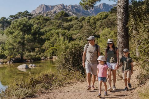 Journée nature : explorer les réserves naturelles de Corse en famille