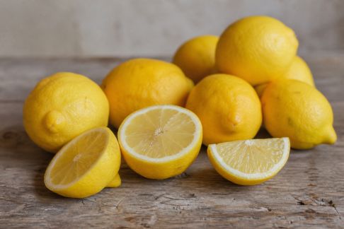 Le citron de Corse : histoire, culture et usages en cuisine
