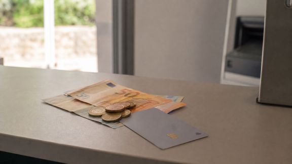Retirer ou changer de l’argent en Corse : options et recommandations
