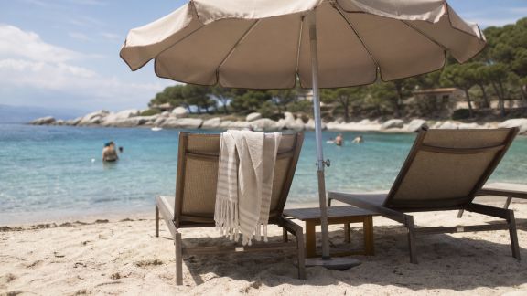 Quels services attendre sur les plages les plus prisées de Corse